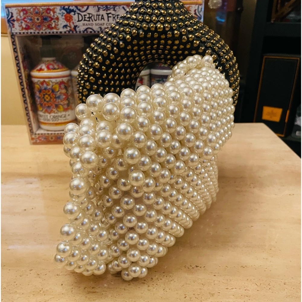 Beautiful Pearl Bag NWOT